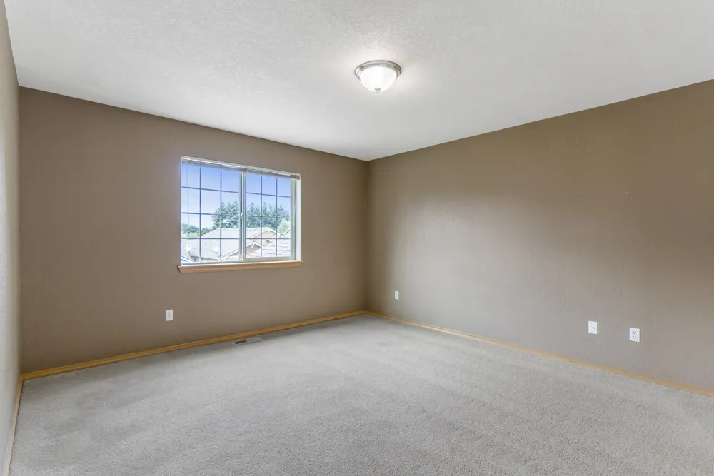 Empty room before virtual staging